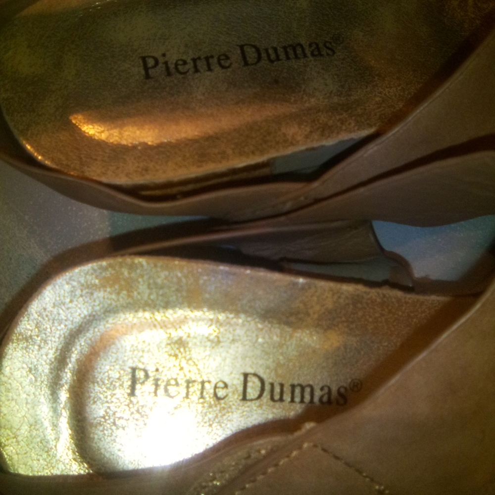 Woman's shoes